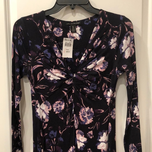 NWT! A pea in the pod navy floral twist front maxi - Picture 3 of 6